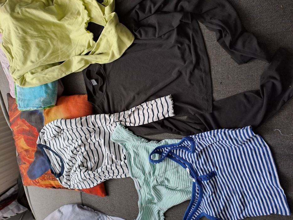 Bluzki krótkie młodzieżowe