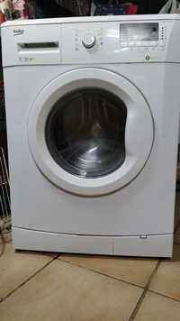 Máquina de lavar roupa Beko 7kg quase nova