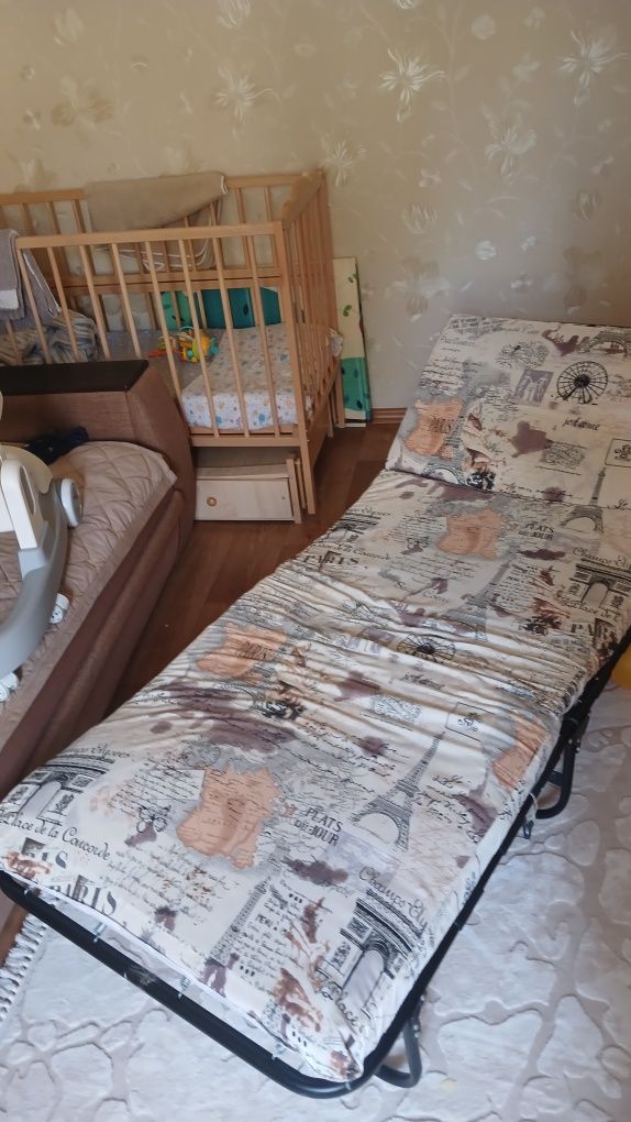 Продам раскладушку,мало пользовались,в идеальном состоянии