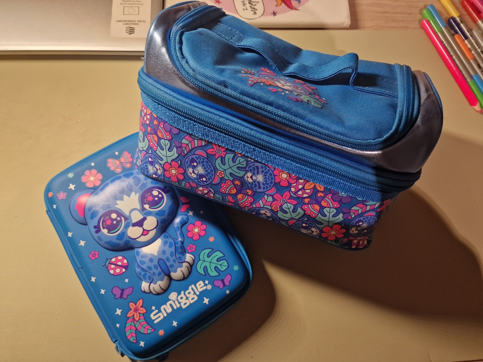 Zestaw smiggle lunch box i piórnik piękny