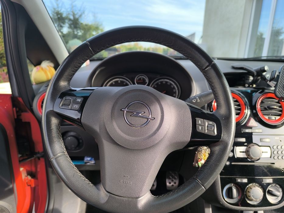 Opel Corsa D 2009 1.3 benzyna