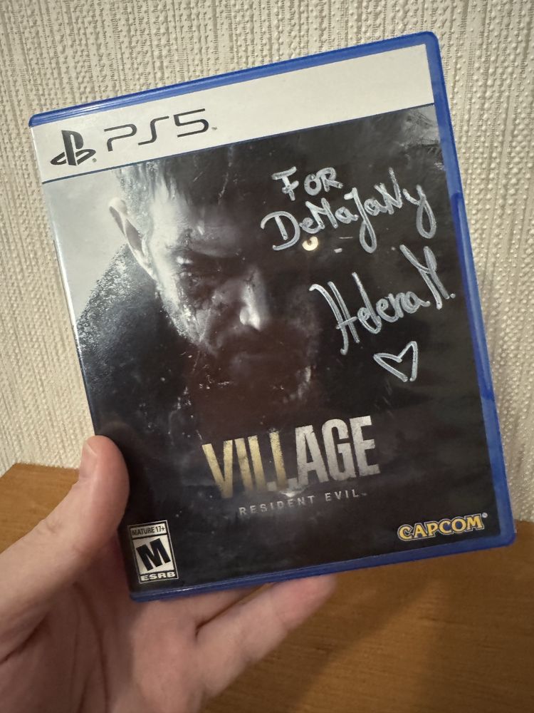 PS5 Resident Evil Village (Дімітреску автограф)