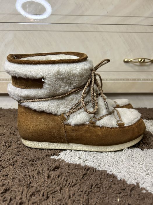 Жіночі  замшеві ботинки moon boot 38