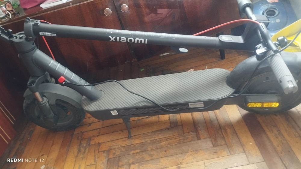 Срочно продам электросамокат