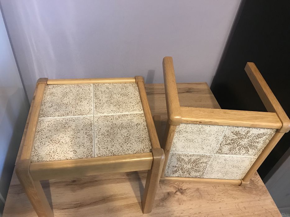 Sprzedam dwa taboreciki z kafelkami PRL