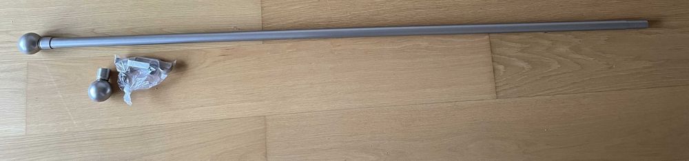 Varão Prateado extensível com terminação em bola