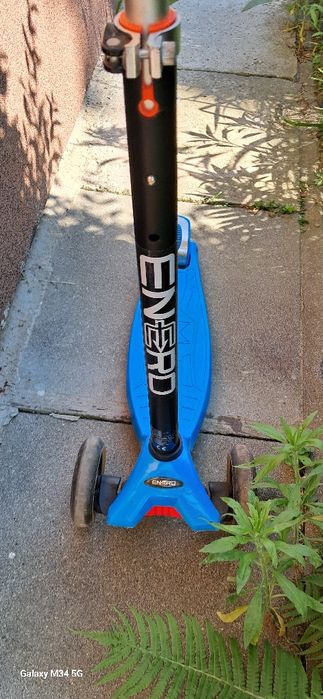 Hulajnoga enero trójkołowa