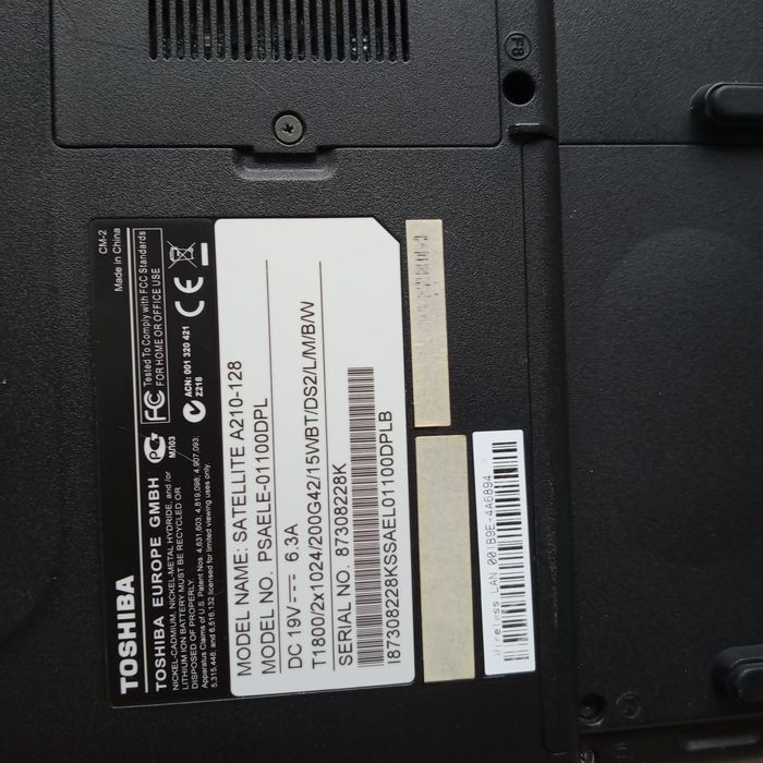 Laptop Toshiba satelite A210 128 z zasilaczem
