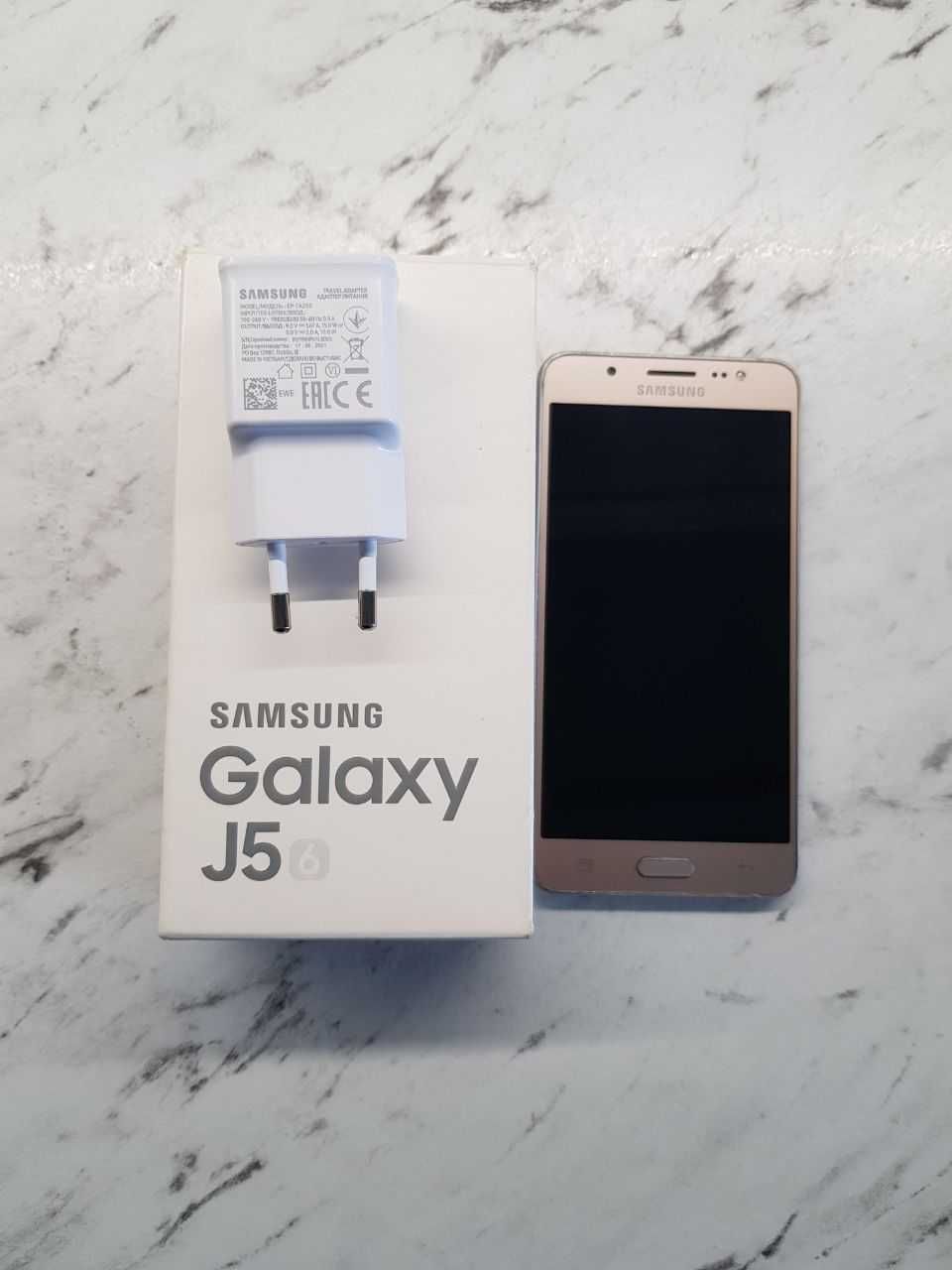 Телефон мобильний  Samsung J510 2/16 Gb.