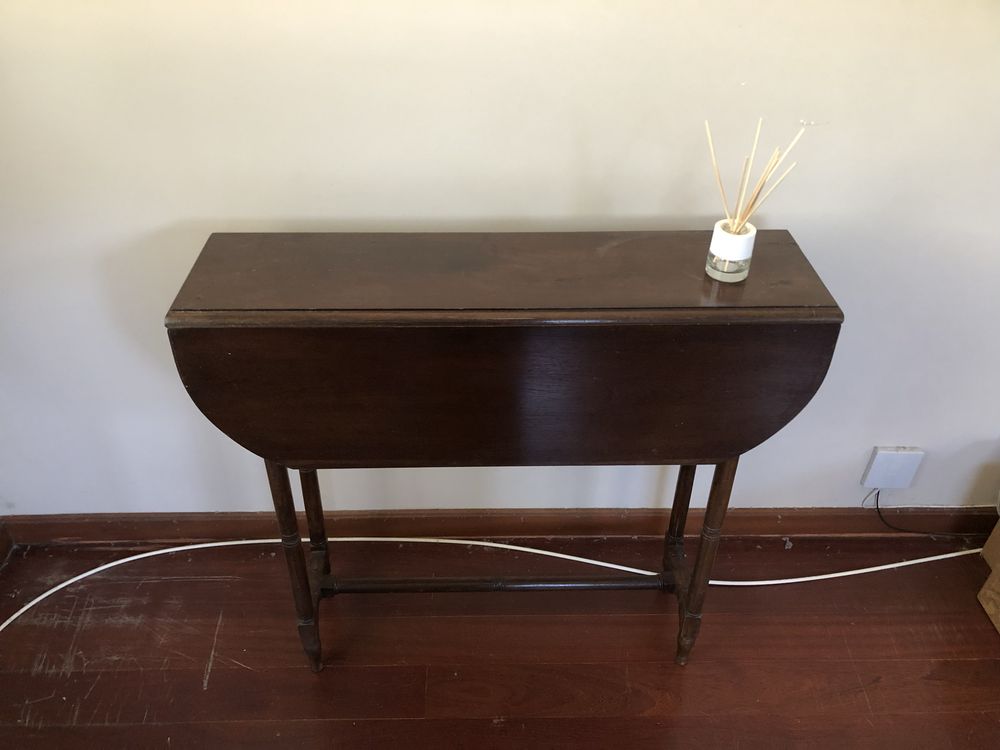 Mesa de apoio em madeira