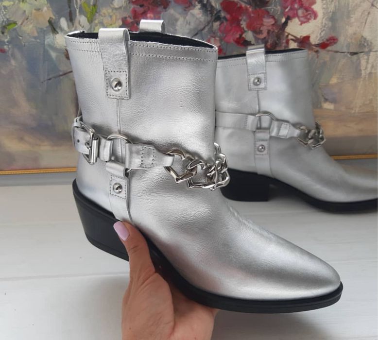 Розпродаж!Казаки Love Moschino 39, 42 р