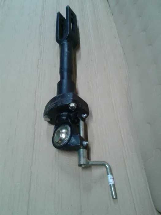 Wieszak prawy C-385 6-cylindrowy #