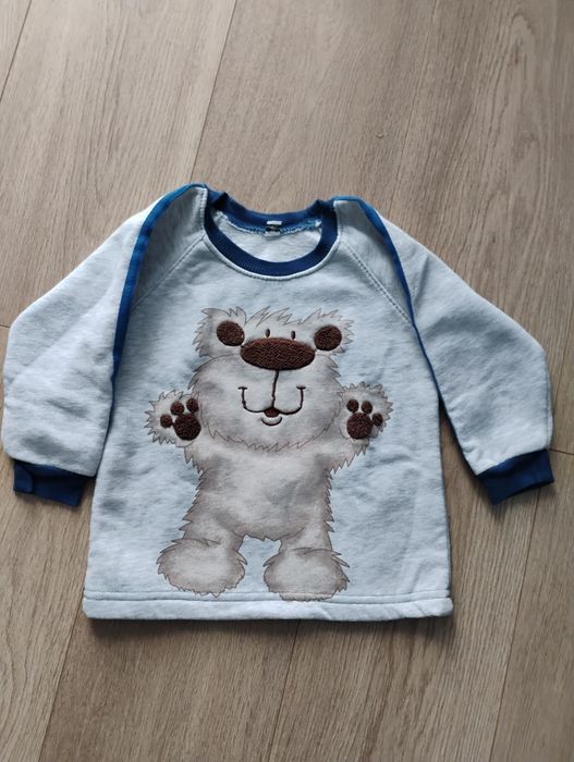 Śliczny ciepły sweterek, bluza z misiem