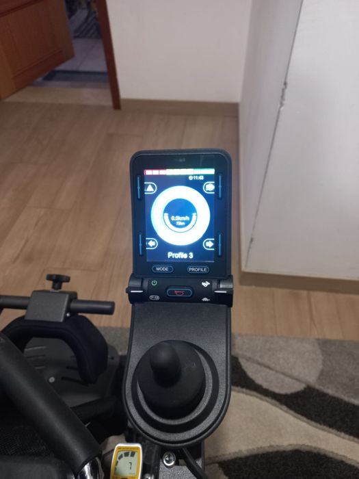 Cadeira de rodas eléctrica  Vassilli, como nova