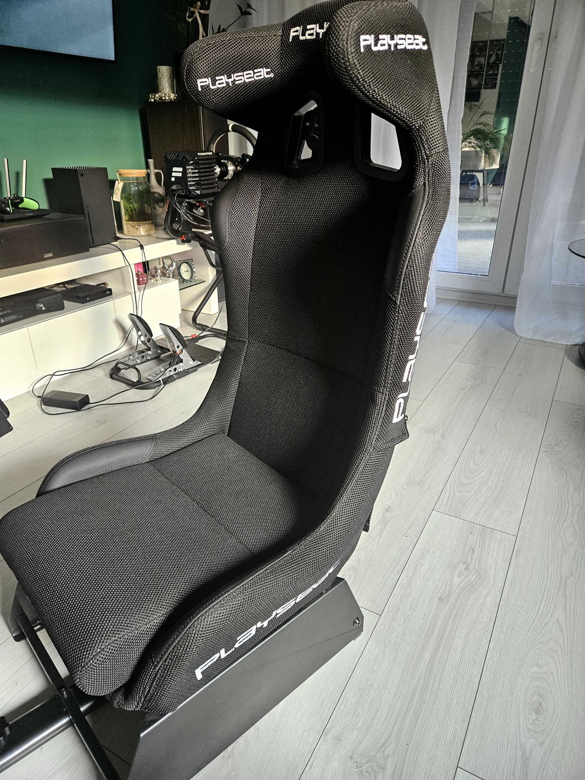 Thrustmaster TX leather edition 28 TLCM PLAYSEAT