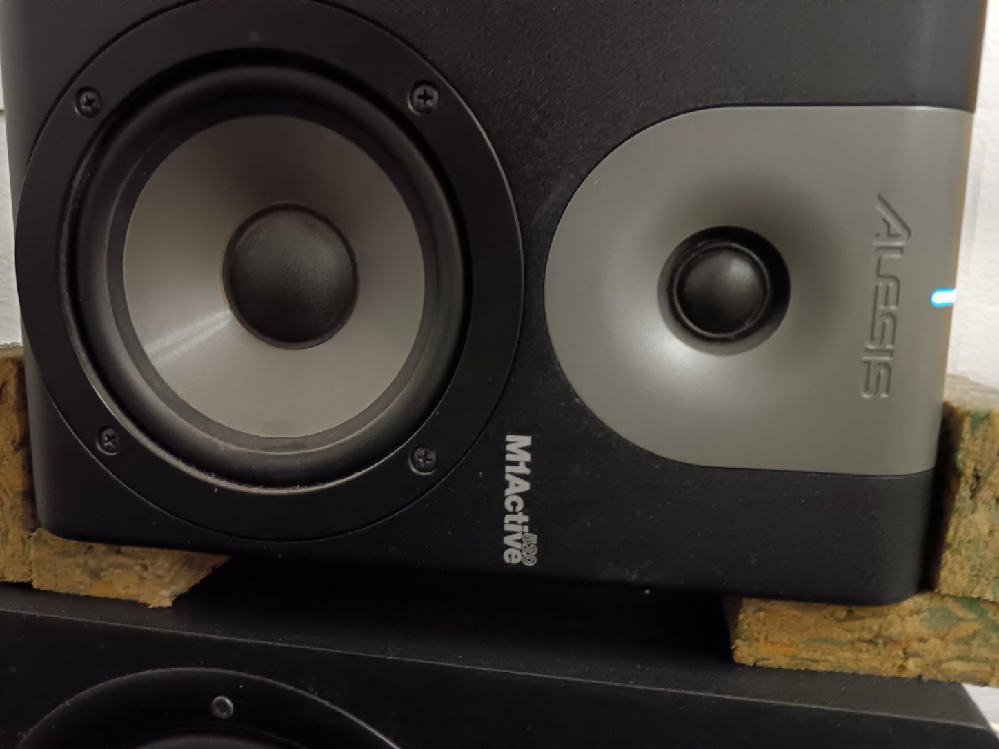 2 Monitores ALESIS M1 Active