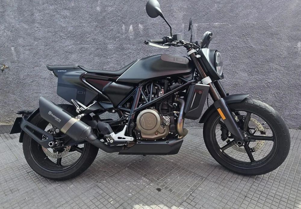 Husqvarna Svartpilen 701