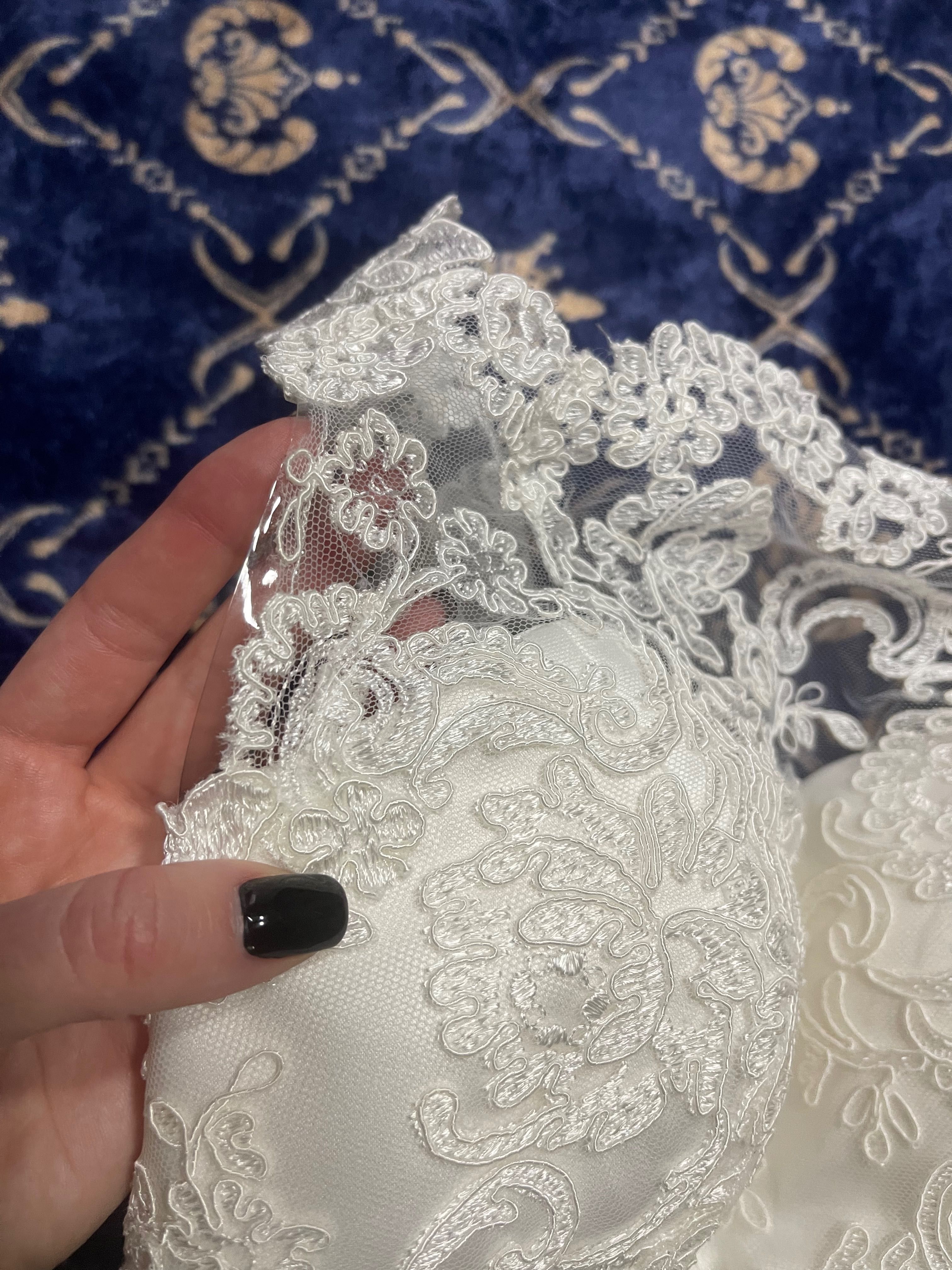 Продам белое короткое платье