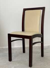 Komplet używanych krzeseł do salonu/jadalni - 8 sztuk
