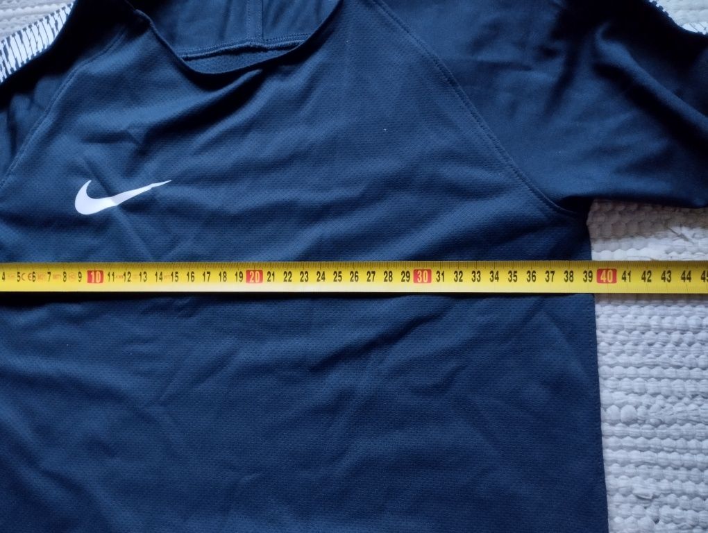 Koszulka sportowa Nike 10/12l j.nowa wyprzedaż