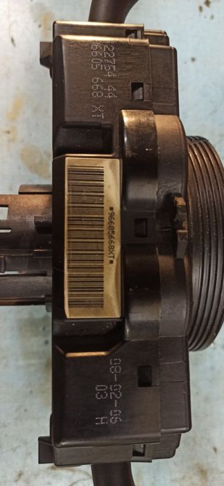 Подрулевой переключатель света и дворников на Пежо партнёр.