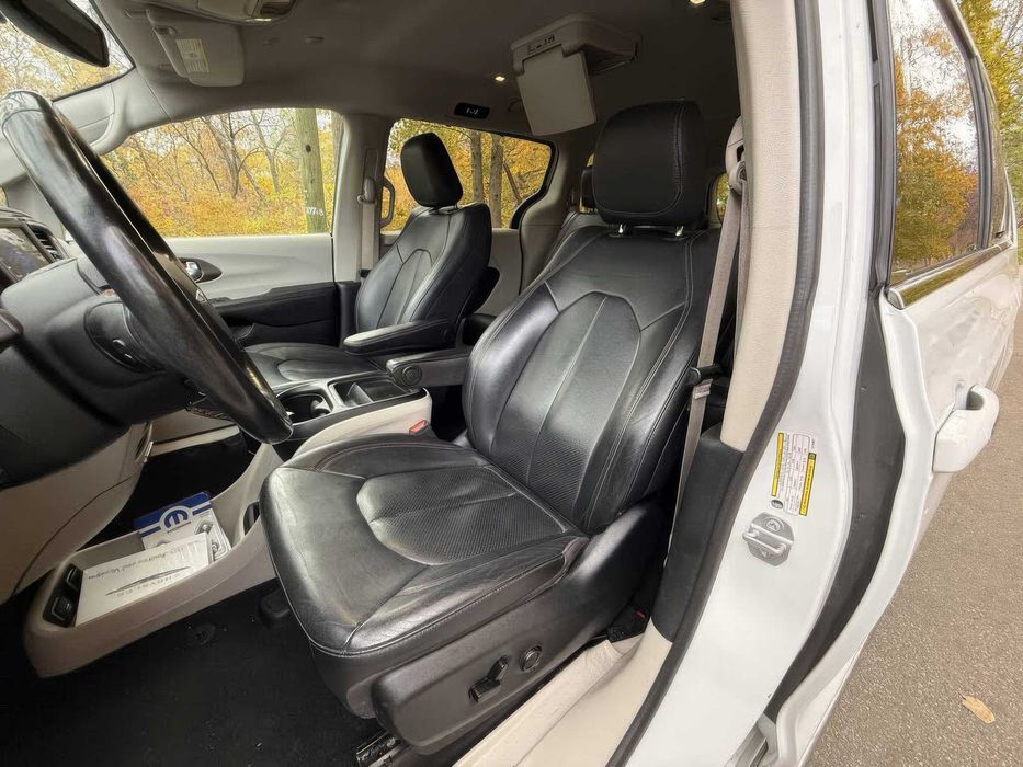 Chrysler Pacifica Touring L      2020