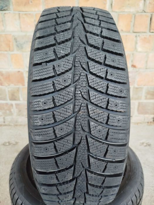 Шини 205/60R16	Laufenn	I-Fit Ice LW71 96T XL | нові зимові 4шт