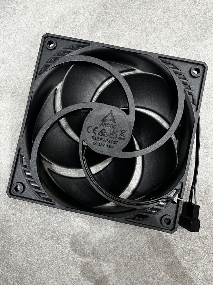 Wentylator Arctic P12 PWM PST