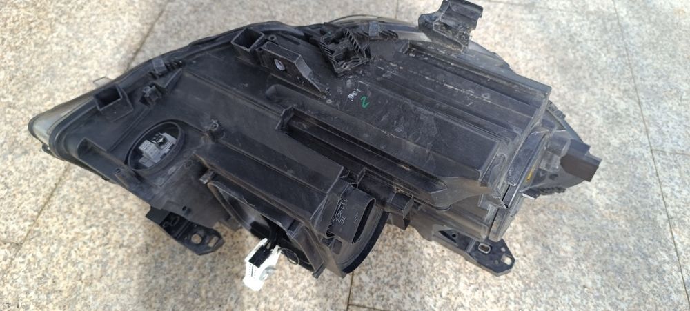 Farol Mercedes CLA W117 Xenon