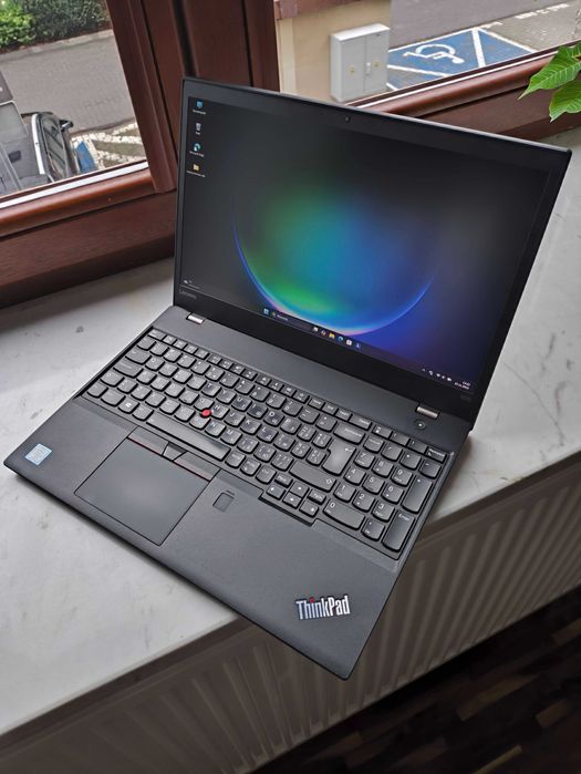 Lenovo T570 i5-7300u/8GB/250Gb SSD/bateria ~2h/BDB