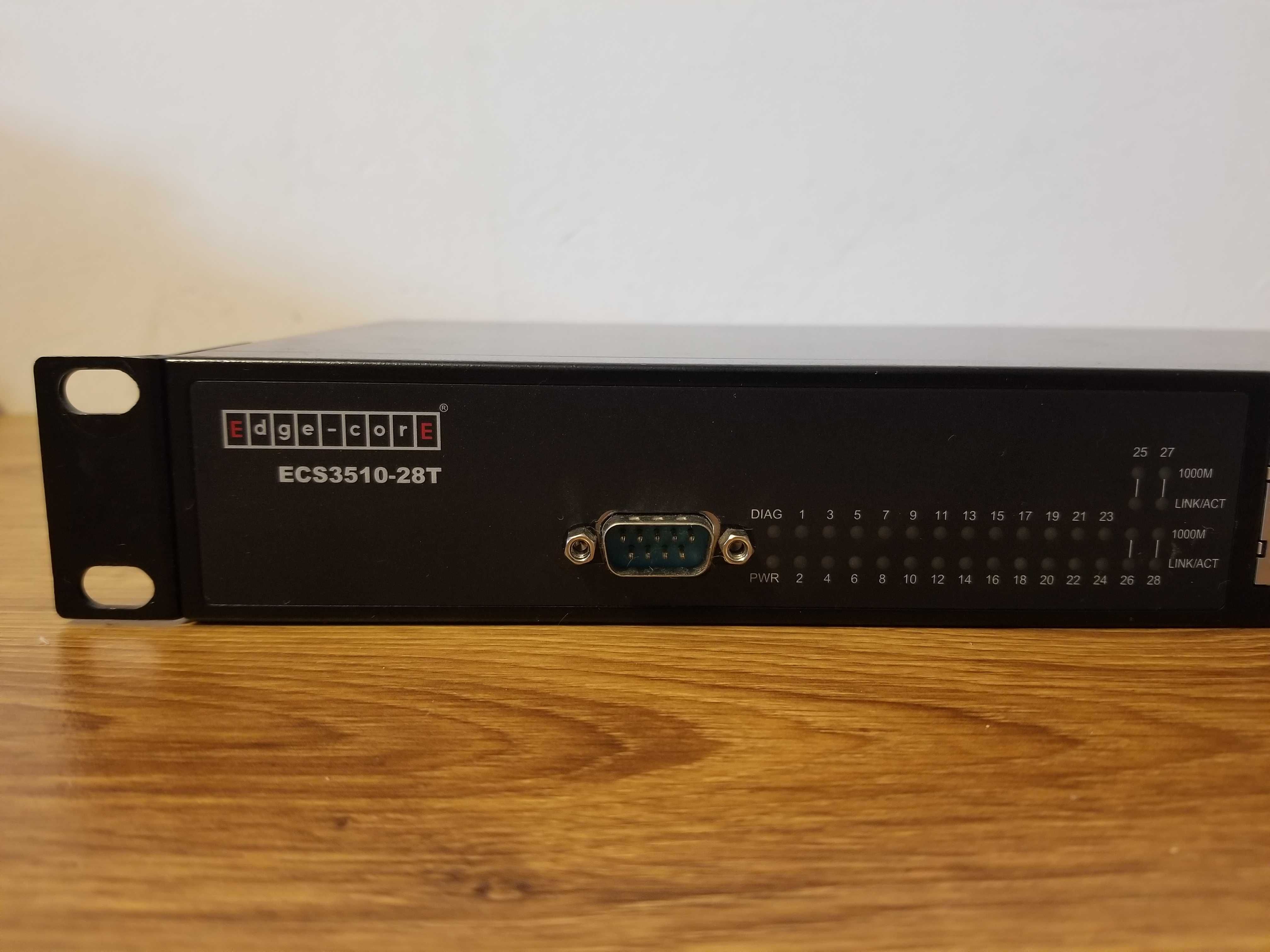 Коммутатор (Свич) Edge-Core ECS3510-28T (L2, 24x10/100Base-T, 4x1G SFP