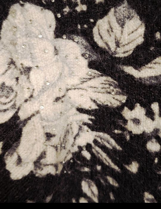 Sweterek w kwiaty z kryształkami z wiskozy 36 36 S M