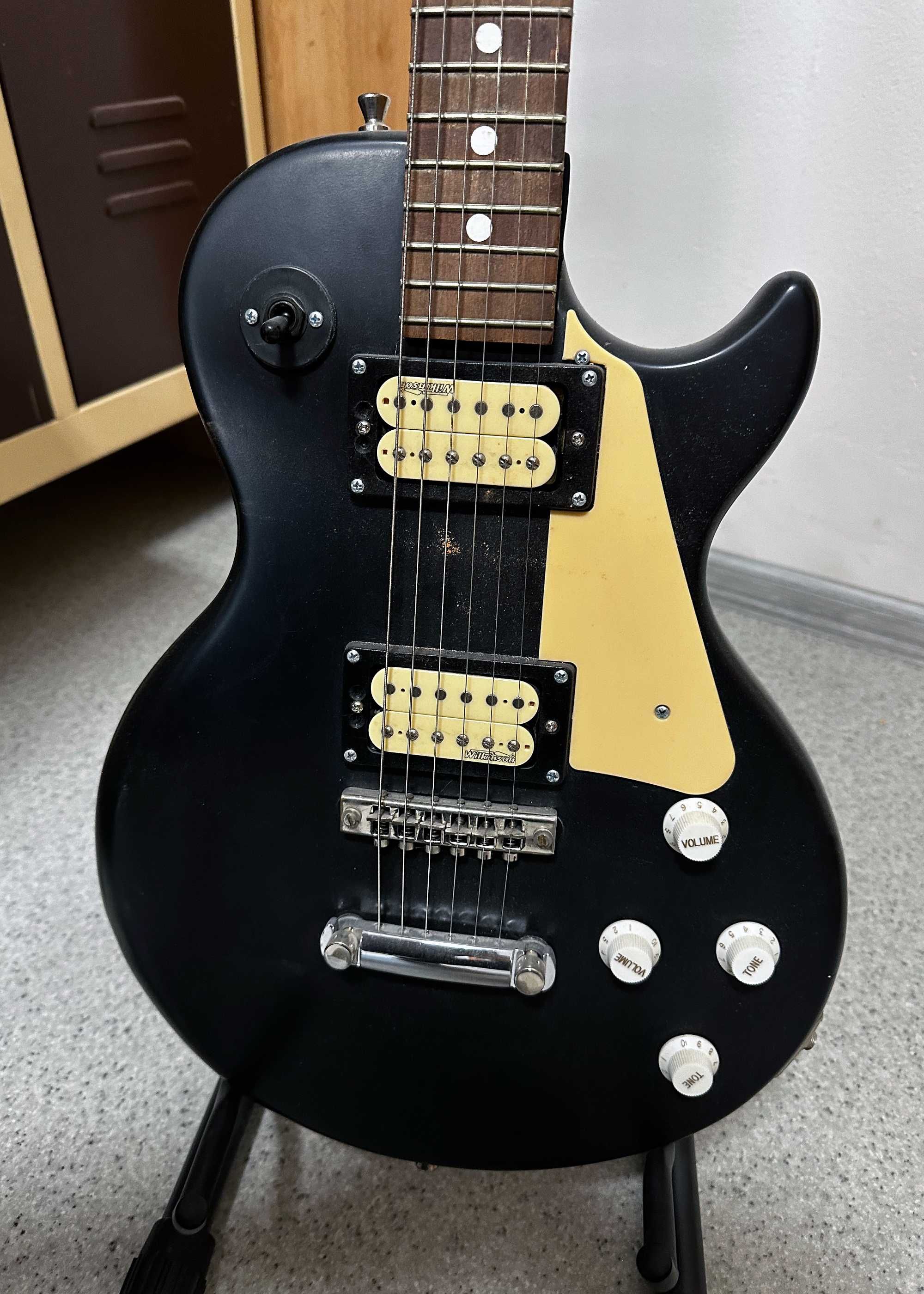 Gitara Defil po renowacji Coś dla młodego rockmana