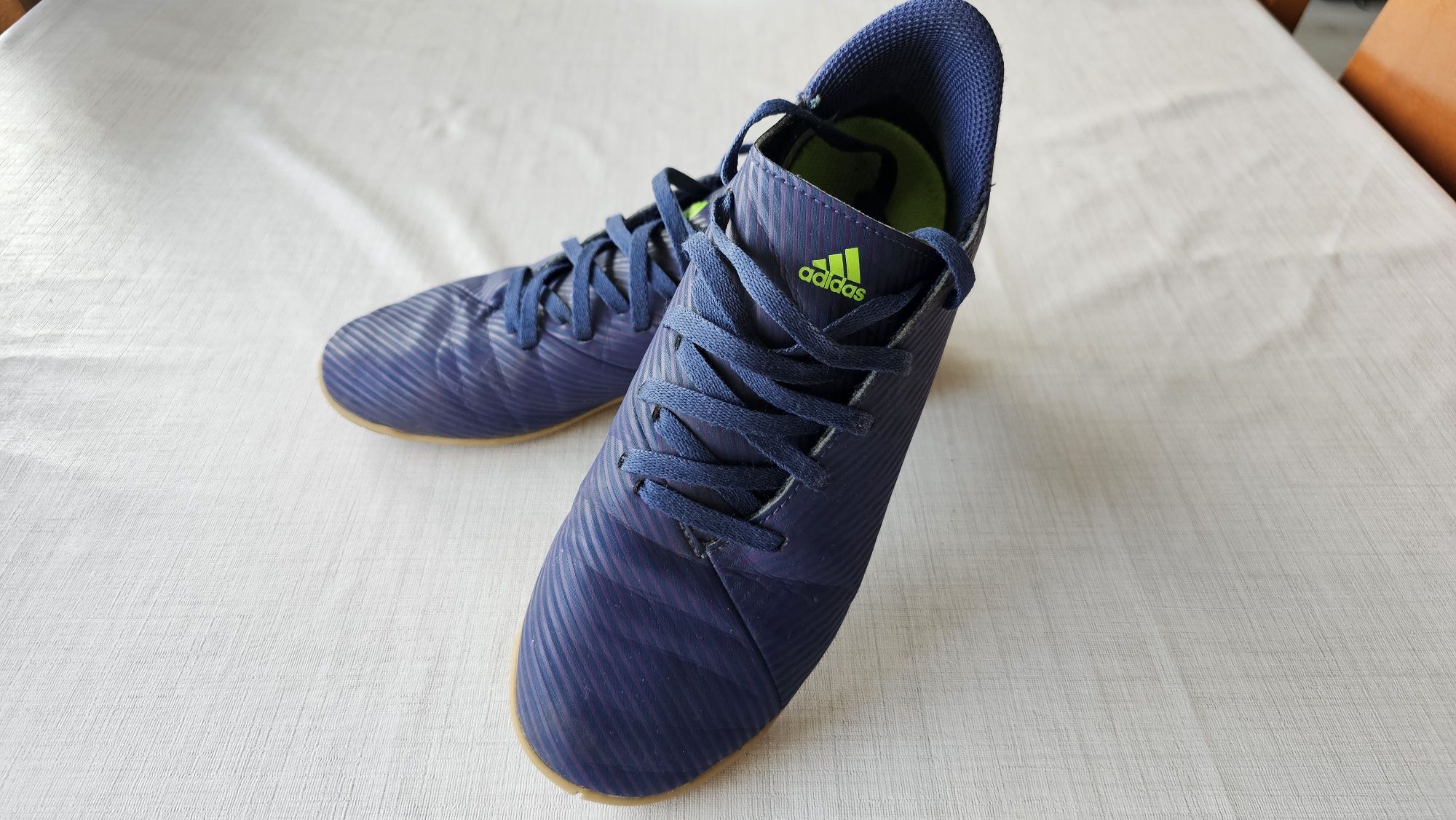 Buty sportowe halówki Adidas 37,5