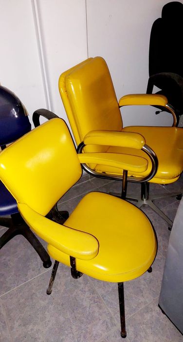 Campanha Outlet- Cadeiras, sofás, estantes, secretárias, expositores