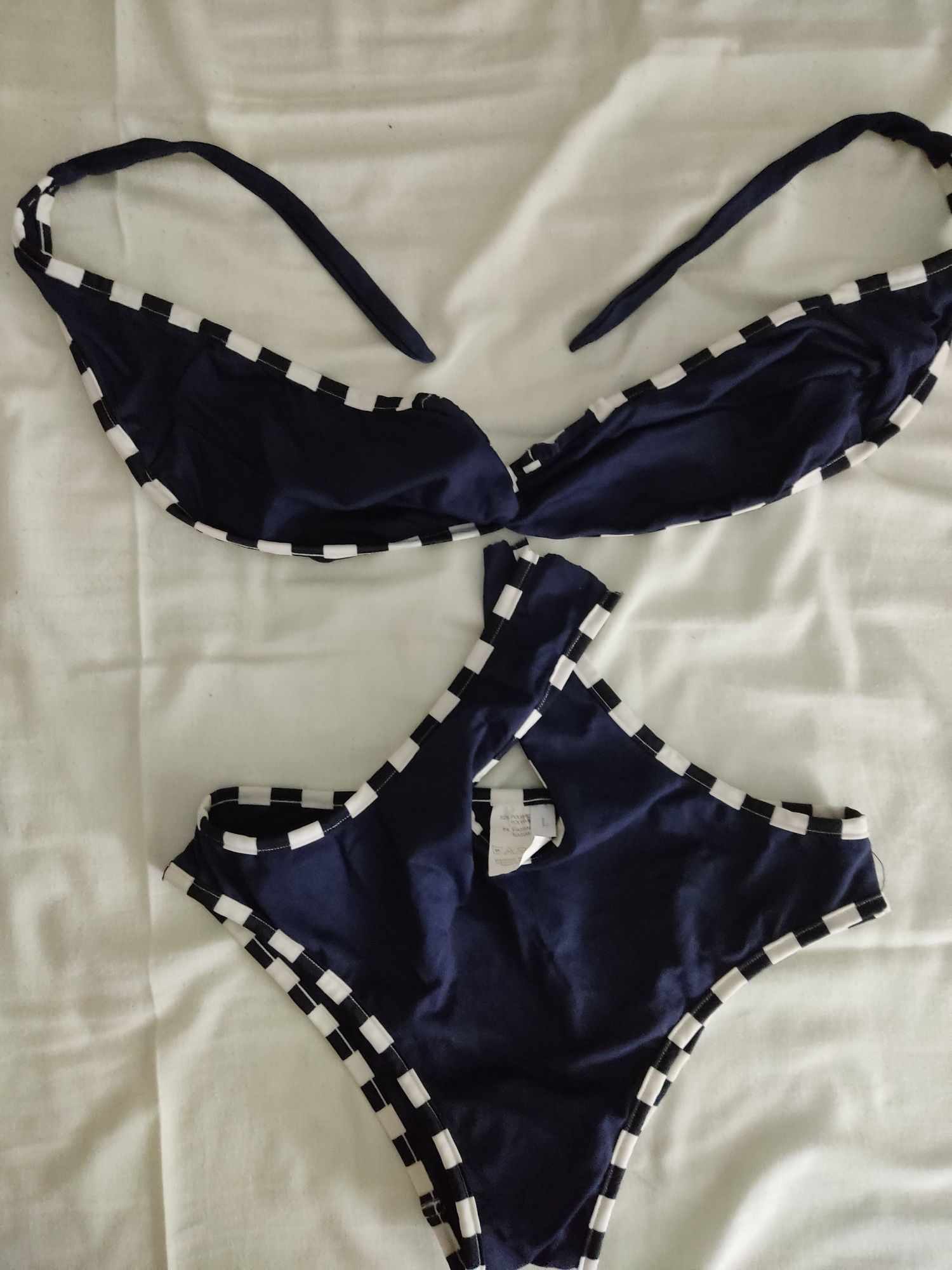 Bikini azul marinho