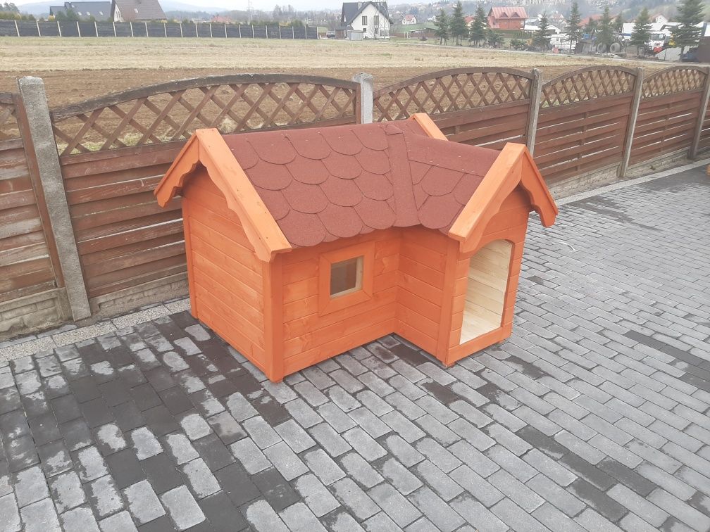 Buda dla psa z wiatrołapem