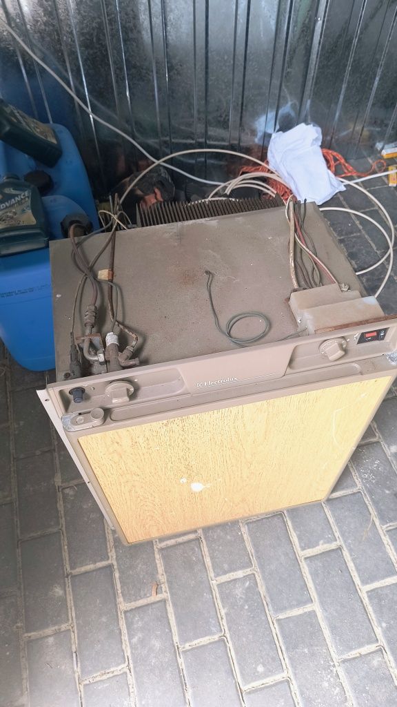 Lodówka gaz 220v. 12v obsorbcyjna.