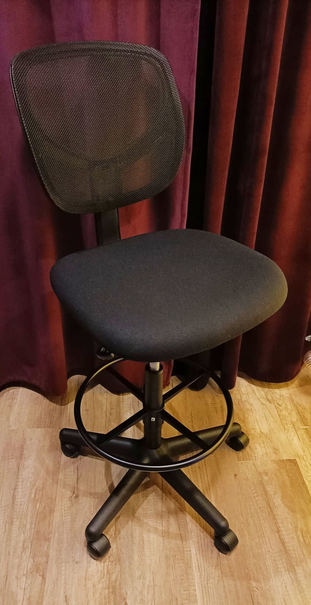 Fotel/ hoker/krzesło na kółkach biurowy