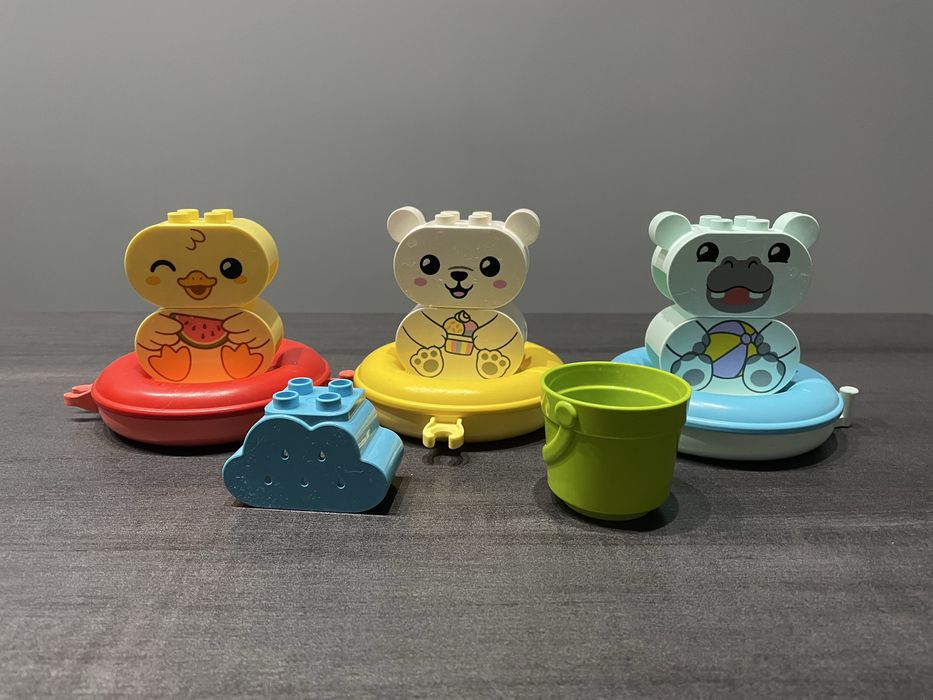 LEGO Duplo Веселе купання: Плаваючий потяг із тваринами