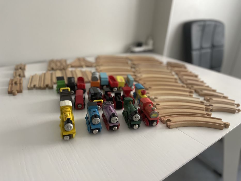 Деревʼяні дорога з паровозиками Томас та його друзі в гарному стані