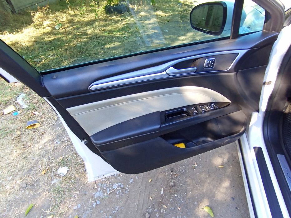 Ford fusion hybrid titanium 2015