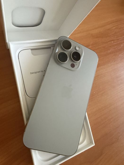 Продам iPhone 15 pro, Natural Titanium,128GB