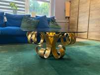 Stylowy stolik kawowy z kutego metalu unikatowy design w stylu vintage