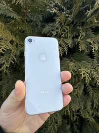 Продам Iphone 8 64 Silver акб 100%