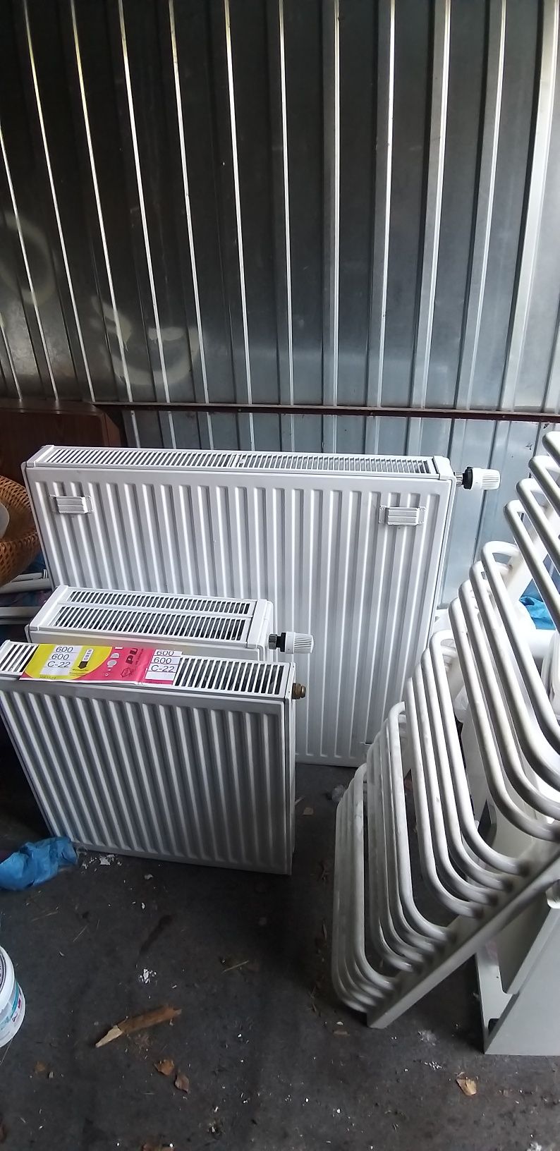 Grzejnik 90x90 1szt z Głowicą termostat Okazja.