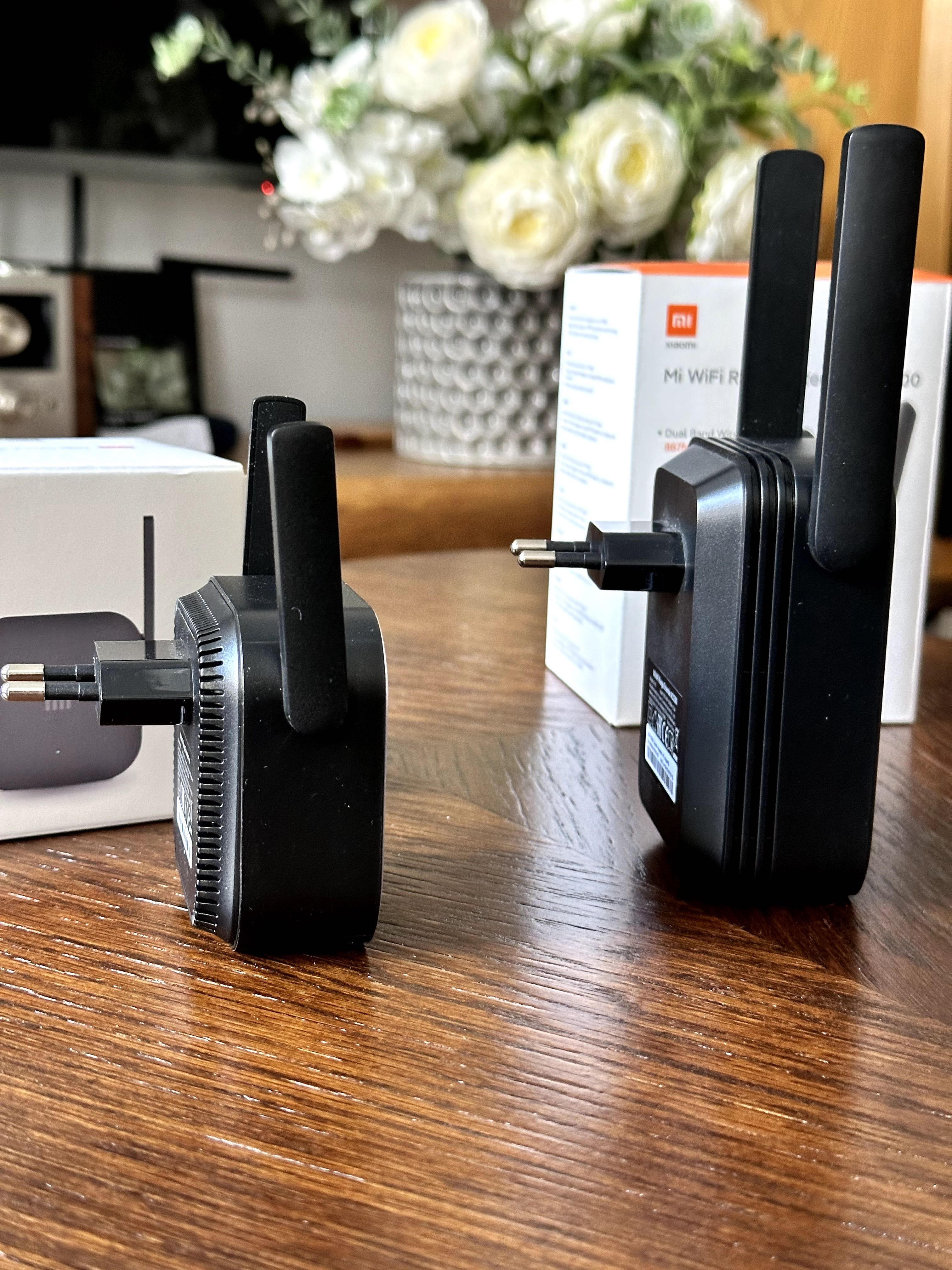 Wzmacniacze sieci Mi WiFi Range 
Extender AC1200+Mi Extender Pro