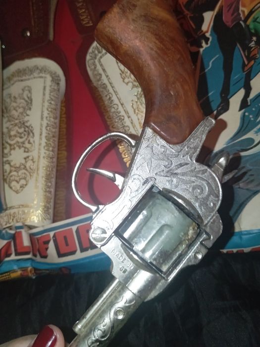 Brinquedo arma só tem uma