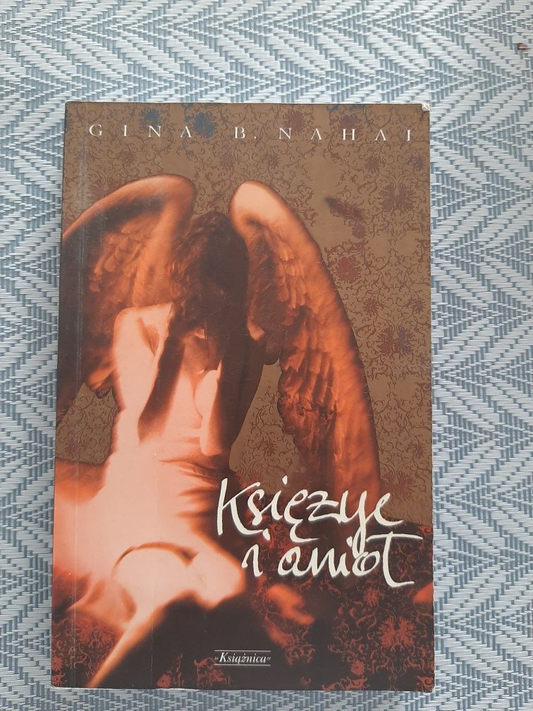 Gina B.Nahai, Księżyc i Anioł
