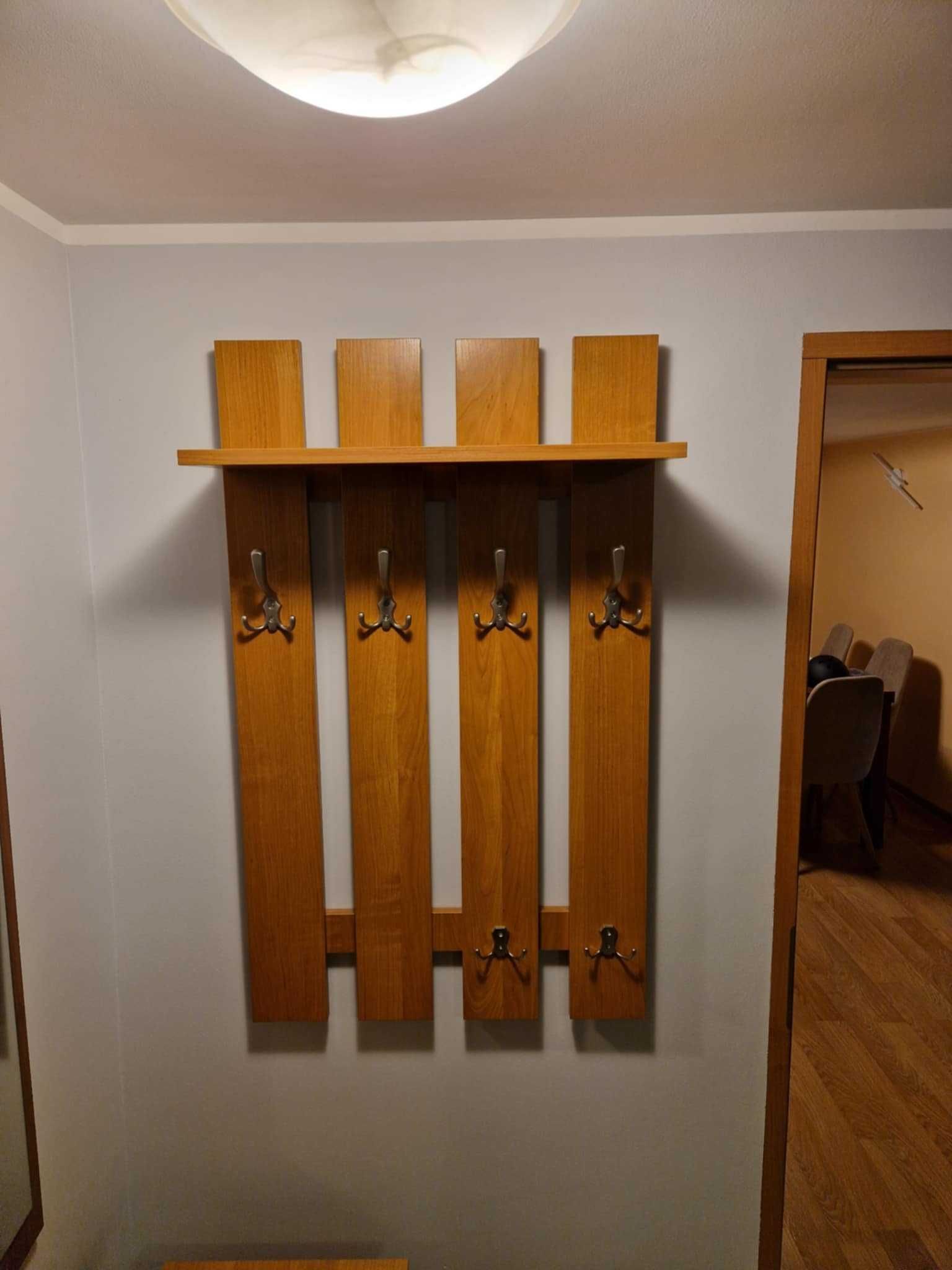 Szafka na buty, wieszak, lutro